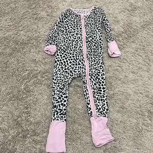 Little sleepies 6-12 month zippy